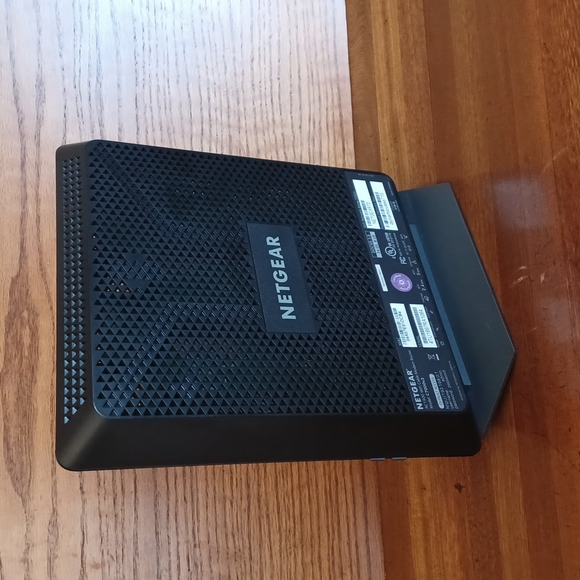 Netgear WiFi Cable Modem Router - Picture 3 of 6